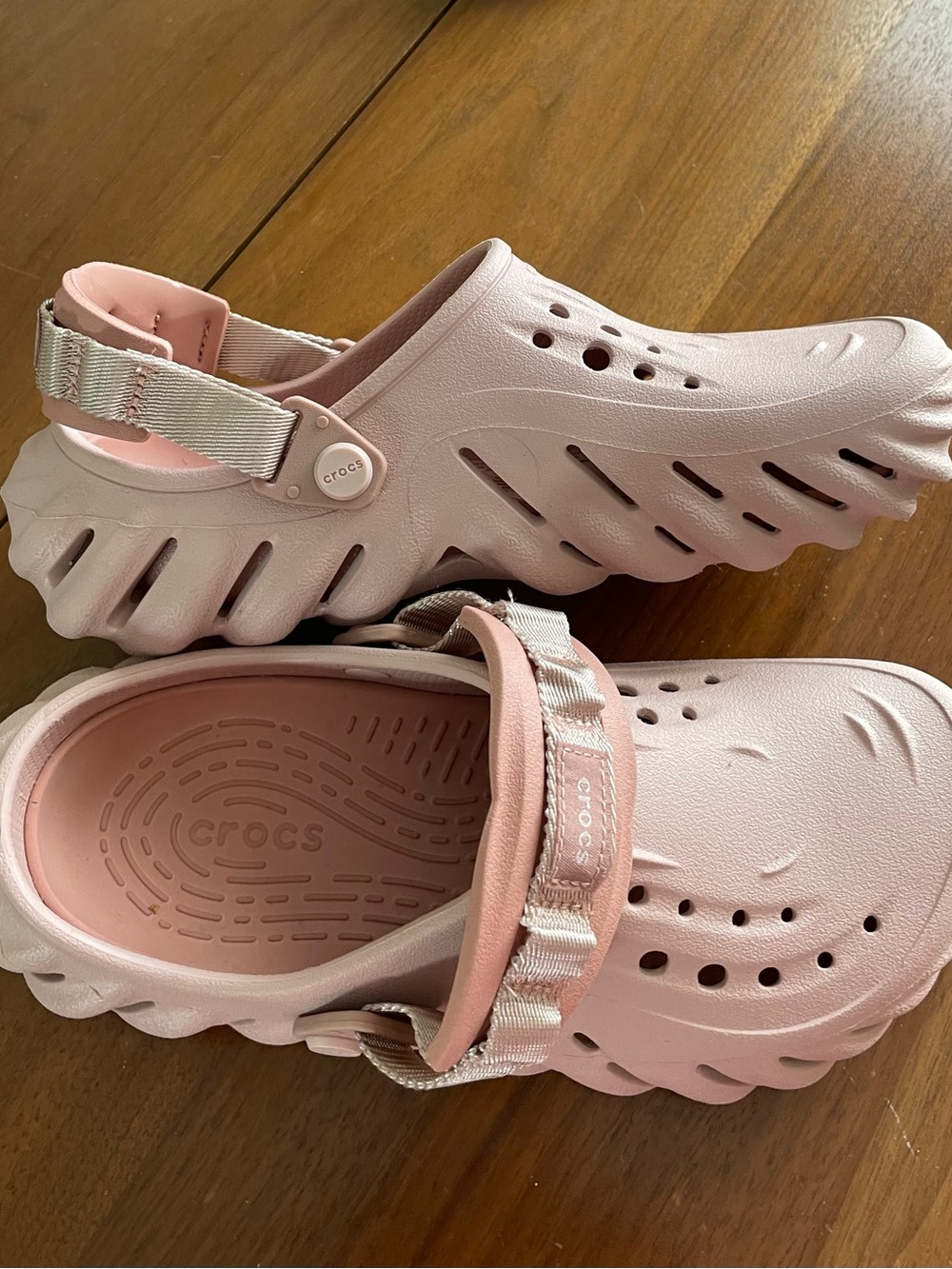 CROCS Women  size 8 Echo in Pale Pink - Picture 2 of 4